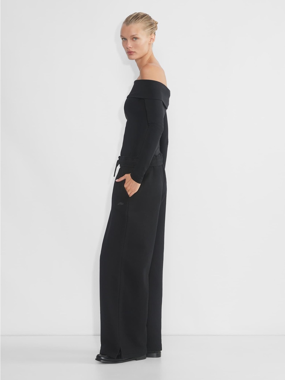 Aritzia Cozy Sweatfleece Mega Baggy Fold Sweatpant - Black